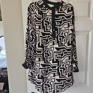 Black and White Geometric Long-Sleeve Dress